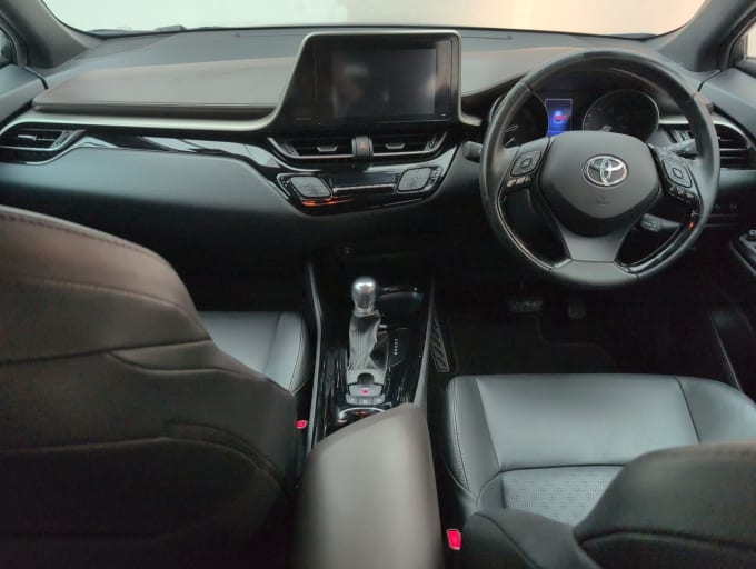 2025 Toyota C-hr
