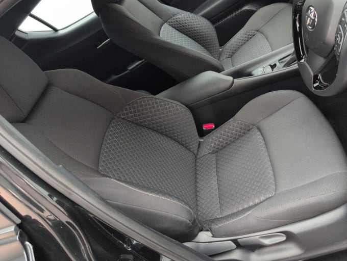 2025 Toyota C-hr