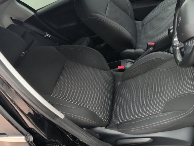 2025 Peugeot 208