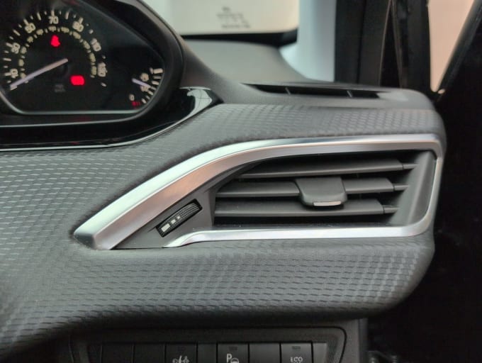 2025 Peugeot 208