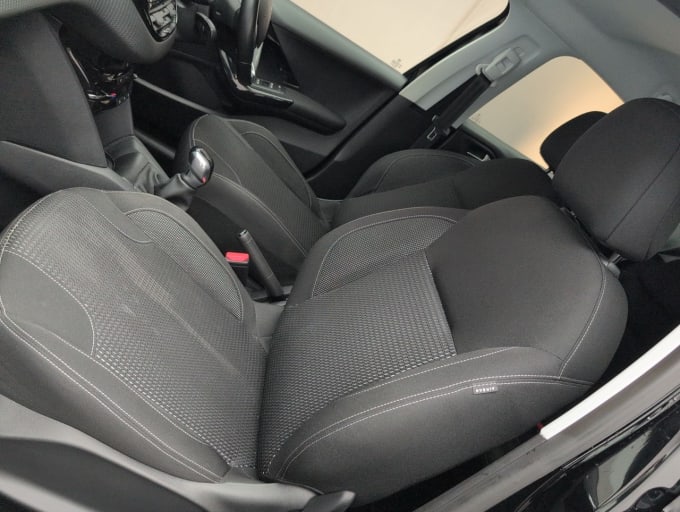 2025 Peugeot 208