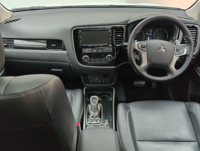 2025 Mitsubishi Outlander
