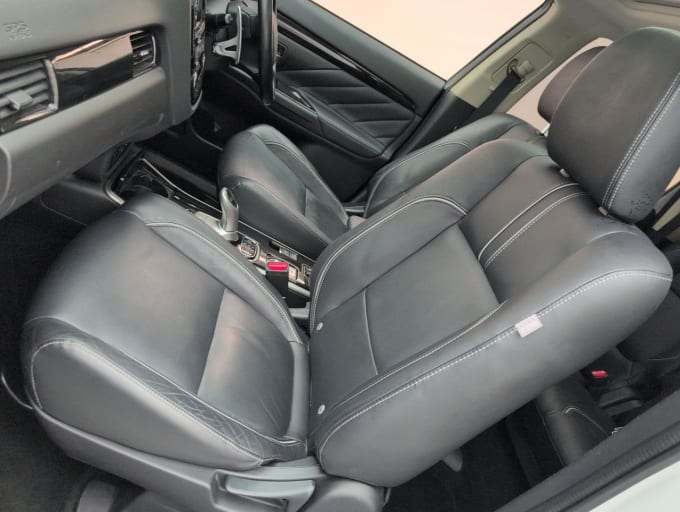 2025 Mitsubishi Outlander