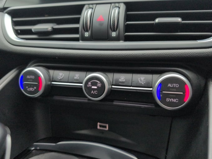 2025 Alfa Romeo Giulia