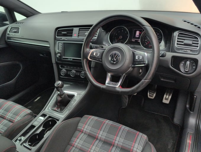 2025 Volkswagen Golf