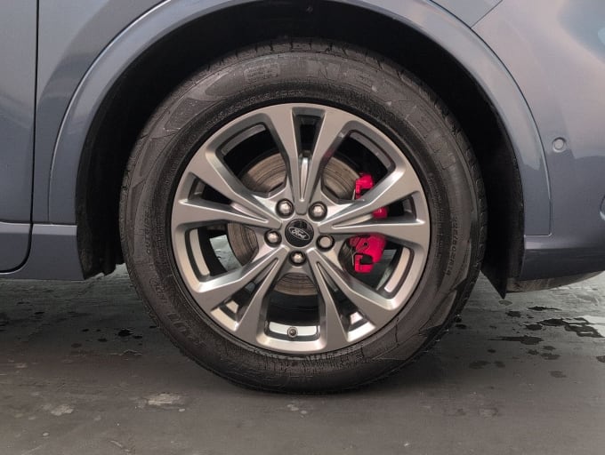 2025 Ford Kuga