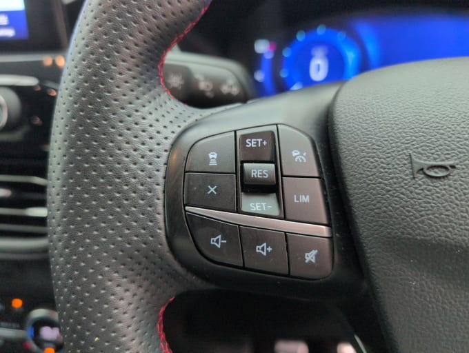 2025 Ford Kuga