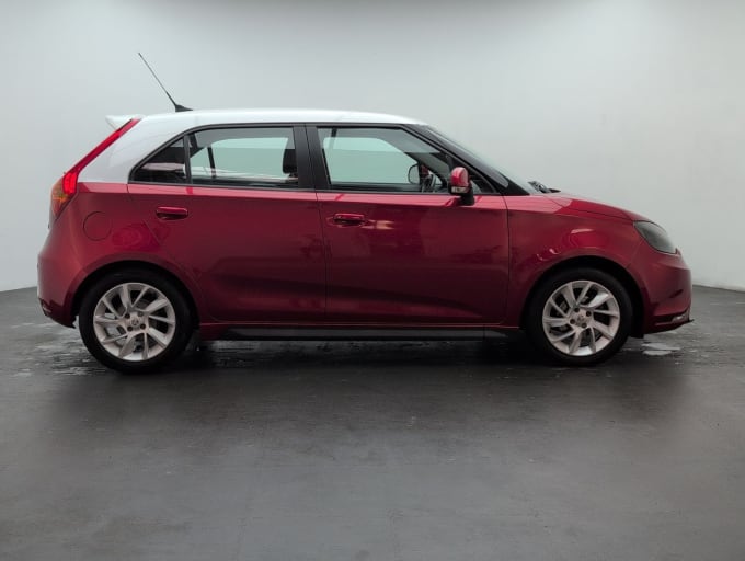 2025 Mg Mg3