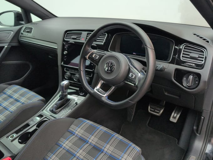 2025 Volkswagen Golf