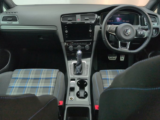 2025 Volkswagen Golf