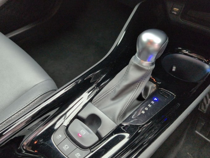 2025 Toyota C-hr