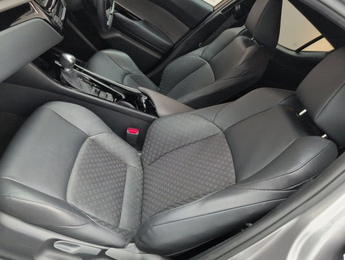 2025 Toyota C-hr