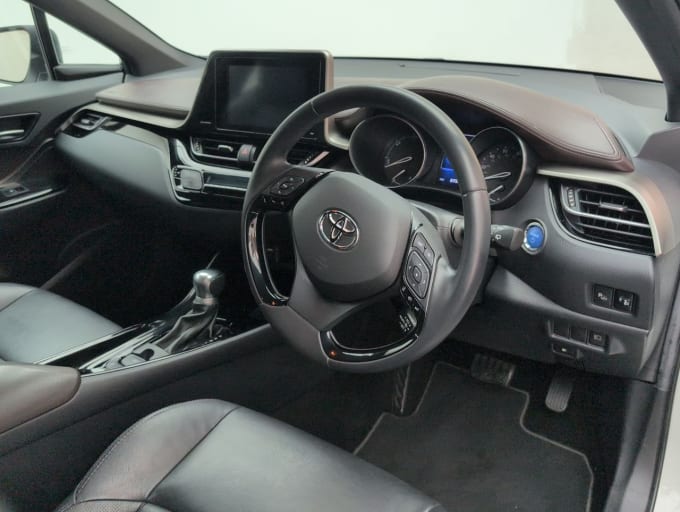 2025 Toyota C-hr