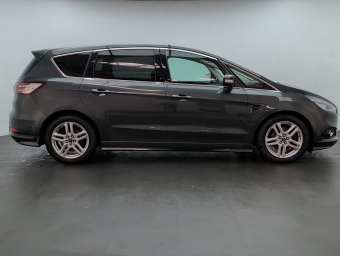 2025 Ford S-max