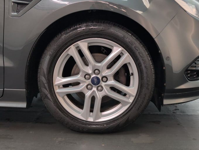 2025 Ford S-max