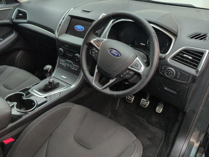 2025 Ford S-max
