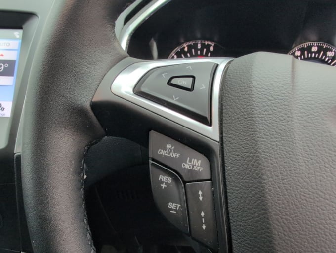 2025 Ford S-max