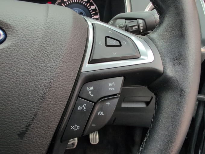 2025 Ford S-max