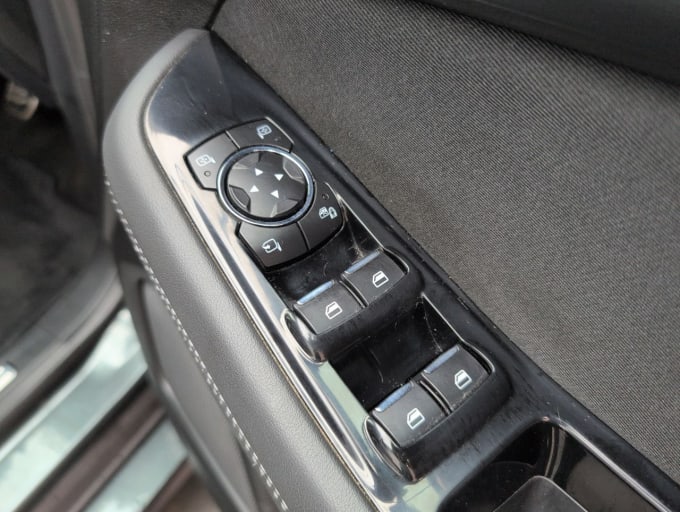 2025 Ford S-max