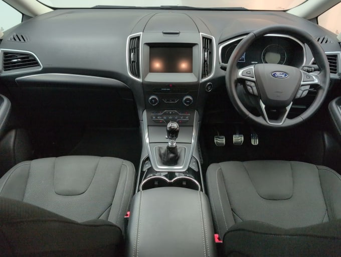 2025 Ford S-max