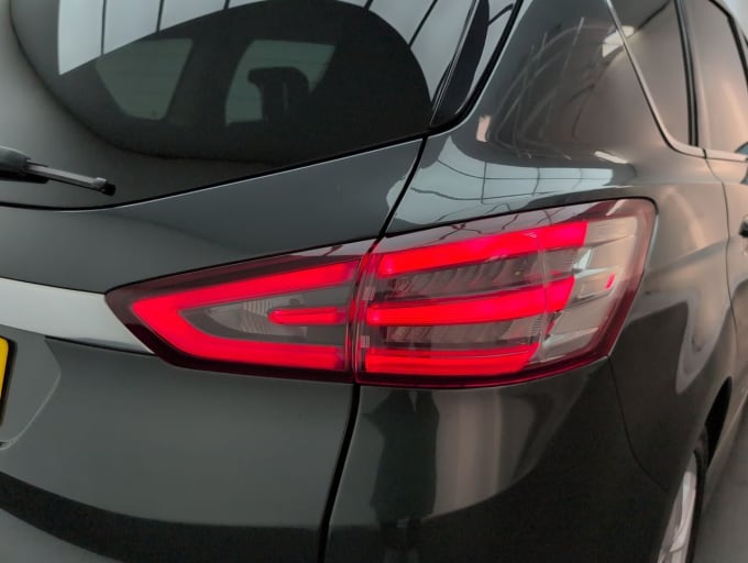 2025 Ford S-max