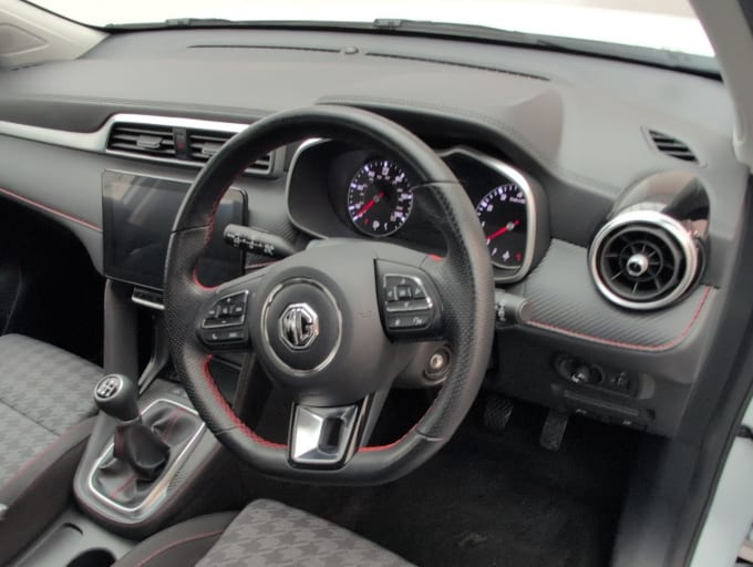 2025 Mg Mg Zs