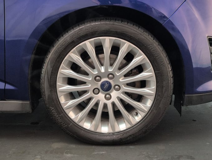 2025 Ford C-max