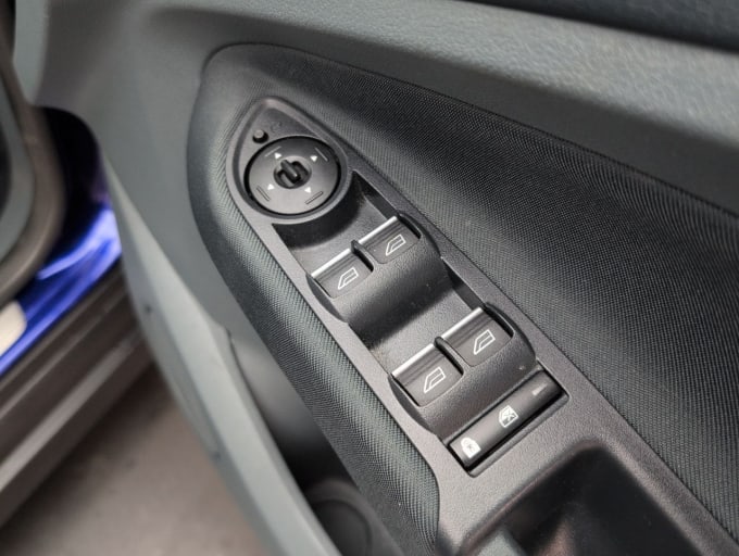 2025 Ford C-max