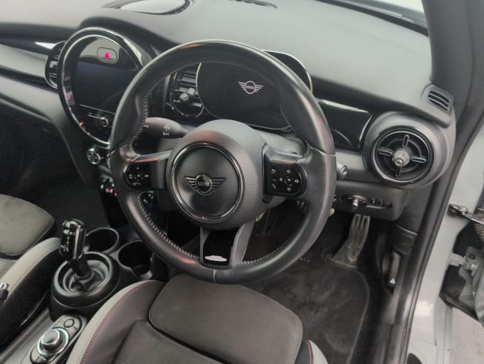 2025 Mini Hatch