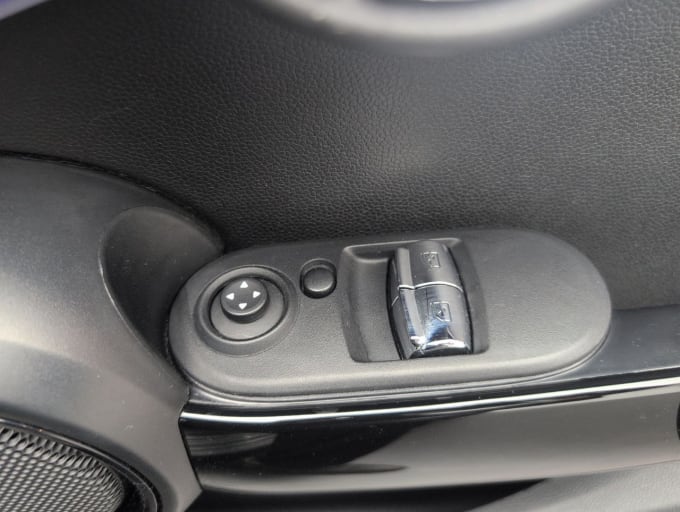 2025 Mini Hatch