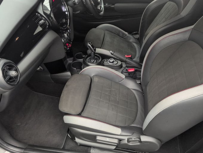 2025 Mini Hatch