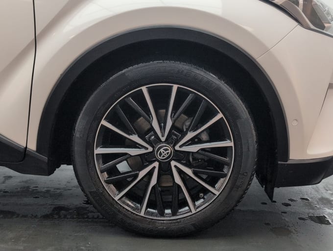 2025 Toyota C-hr