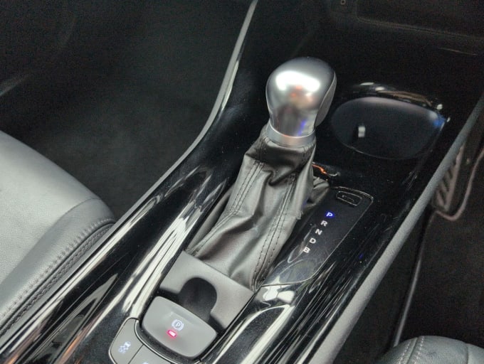 2025 Toyota C-hr