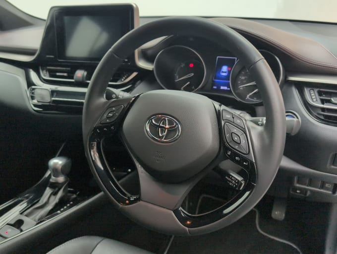 2025 Toyota C-hr