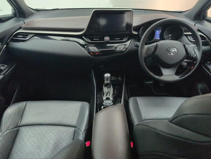 2025 Toyota C-hr