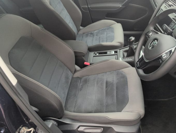 2025 Volkswagen Golf