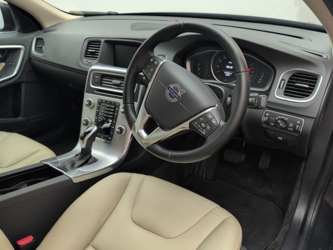 2025 Volvo S60