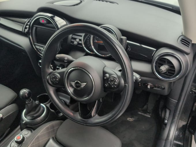 2025 Mini Hatch