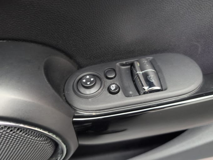 2025 Mini Hatch