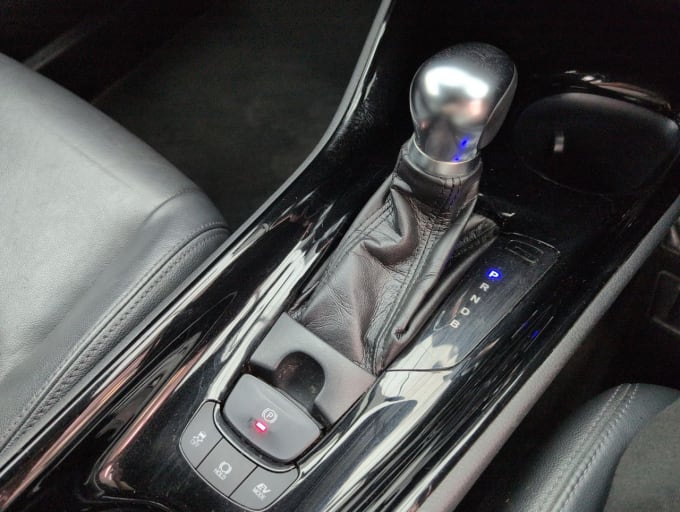 2025 Toyota C-hr