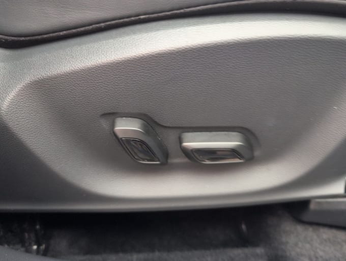 2025 Mg Mg Zs