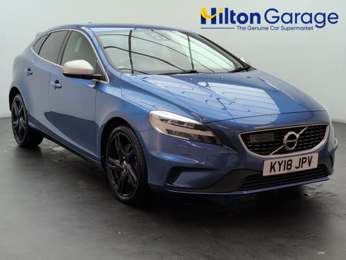 2025 Volvo V40