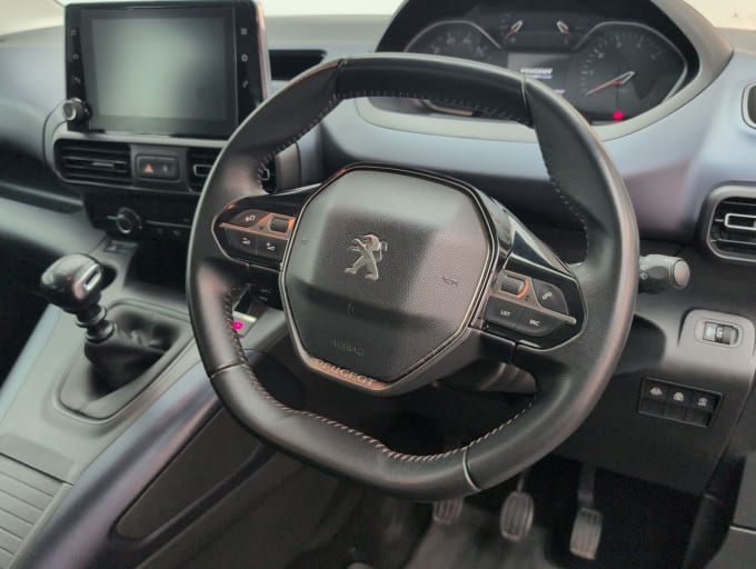 2025 Peugeot Rifter
