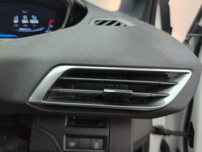 2025 Peugeot 3008
