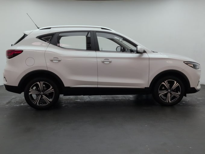 2025 Mg Mg Zs