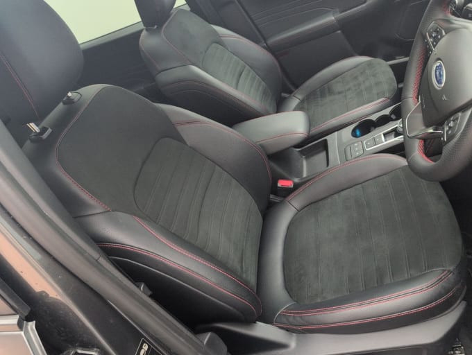 2025 Ford Kuga