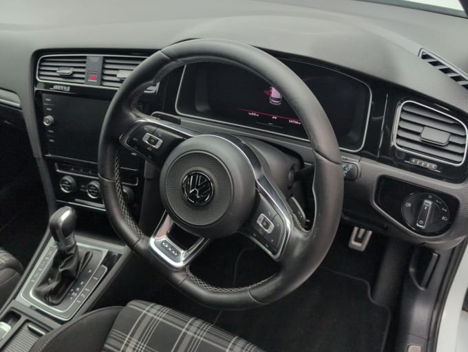 2025 Volkswagen Golf