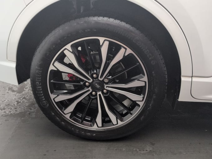 2025 Ford Kuga