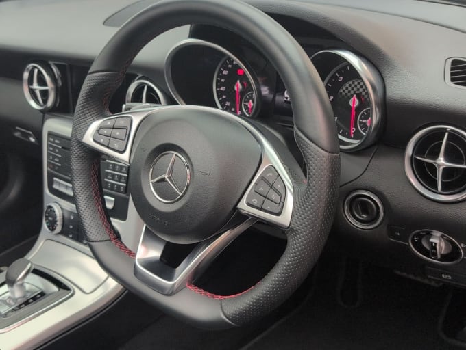 2025 Mercedes-benz Slc