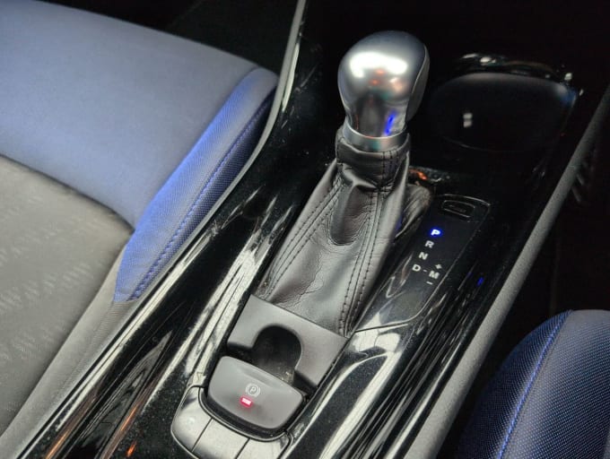 2025 Toyota C-hr